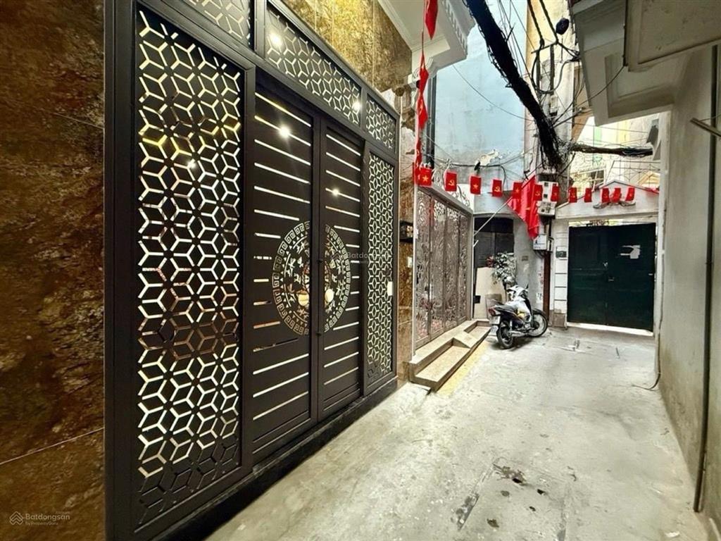 Bán nhà riêng, tại phố trường chinh 36m, 4 tầng, full nội thất, sát với bệnh viện y hà nội
