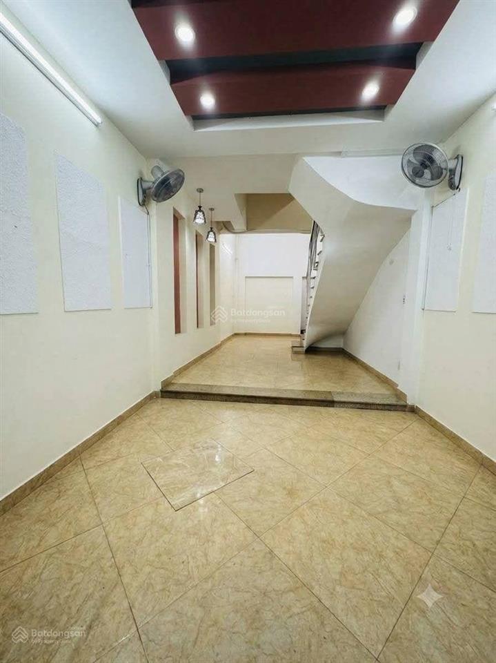 Vũ tông phan ô tô đỗ cửa ngõ thông kinh doanh vị trí đẹp, ngõ thông sang khương trung,