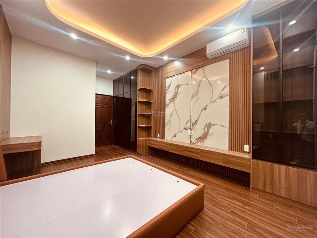 Bán nhà riêng phố thái hà, 36m, 6 tầng, thang máy, full nội thất