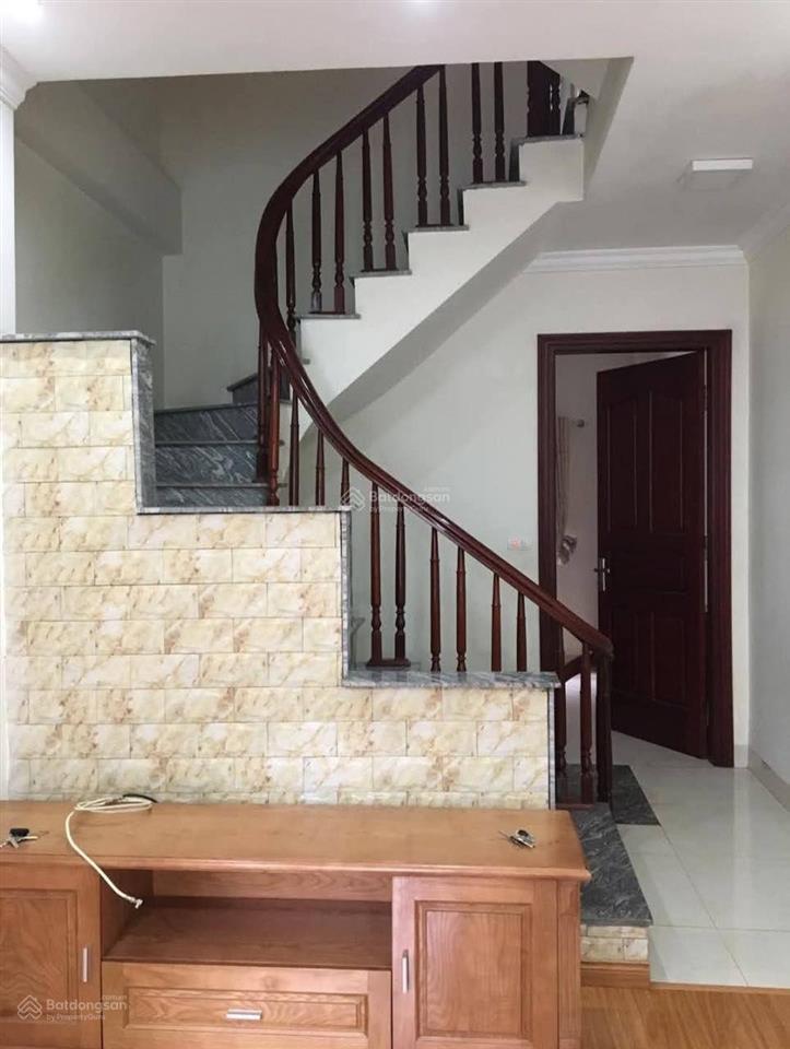 Cho thuê nhà nguyên căn, 3pn, 10 triệu, 33m2, đẹp ở 521 hoàng mai, hai bà trưng, hn