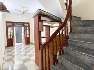 Cho thuê nhà nguyên căn tại 139, tân mai, hoàng mai, giá ưu đãi chỉ với 11 triệu, 45m, 4 tầng