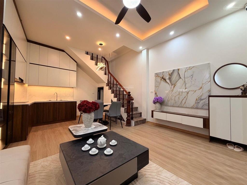 Khu vip ba đình ngọc khánh, 30/36m, 4 tầng