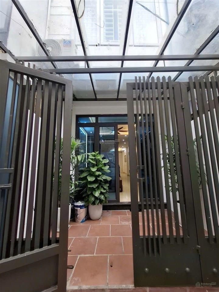 Phương liệt nhà mới 48m, 4 tầng, full nội thất, nhà có sân để xe riêng