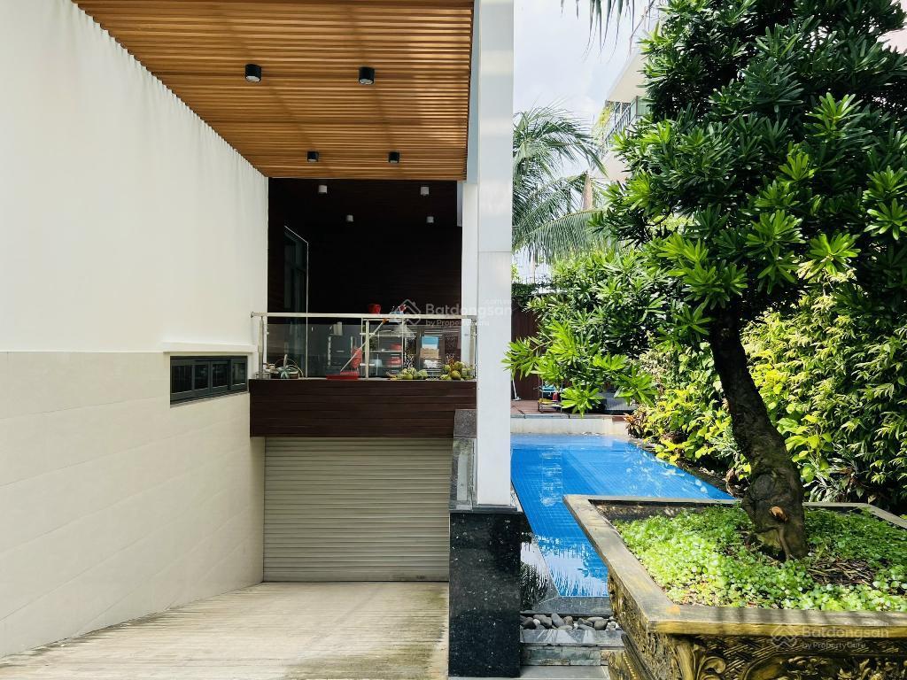 Biệt thự thạnh xuân 3 mặt tiền, hồ koi nhật, 4 tầng + hầm, thang máy, 7pn giảm 5 tỷ còn 40 tỷ
