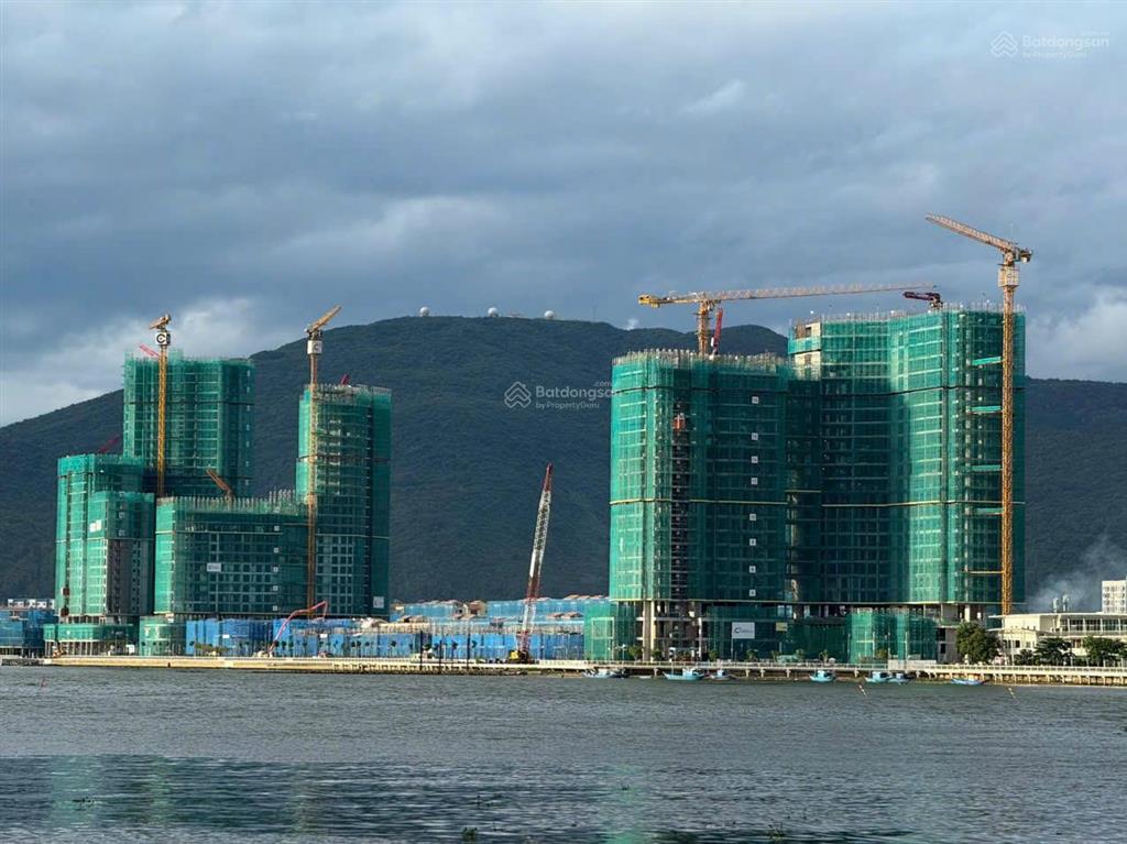 Bán căn shophouse 3 tầng hướng đông, giá tốt dự án sun symphony residence  đầu tư sinh lời