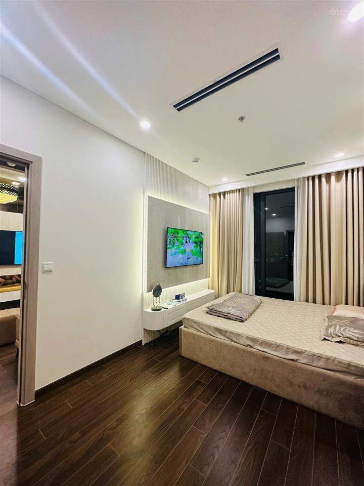 Bán cc masteri west heights, 5,5 tỷ, 52m2, 2pn, 2wc, tiện ích đầy đủ, sẵn sổ giao dịch ngay