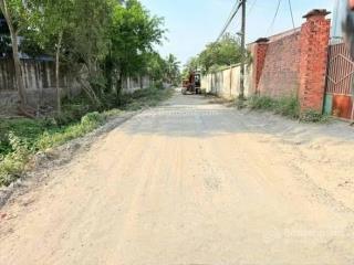 Cần bán nền 243m2 cách nguyễn hữu trí 350m, bến lức, 3 tỷ 300 triệu  0931 778 ***