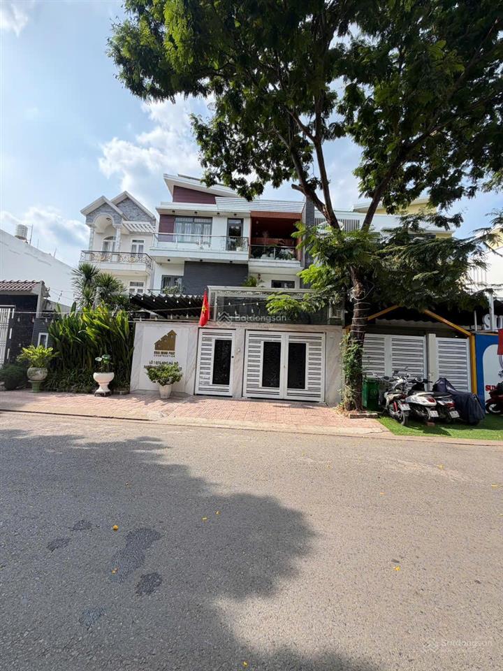 Bán biệt thự sân vườn kdc hà đô q12  308m2  full nội thất gỗ cao cấp  25 tỷ 0931 778 ***