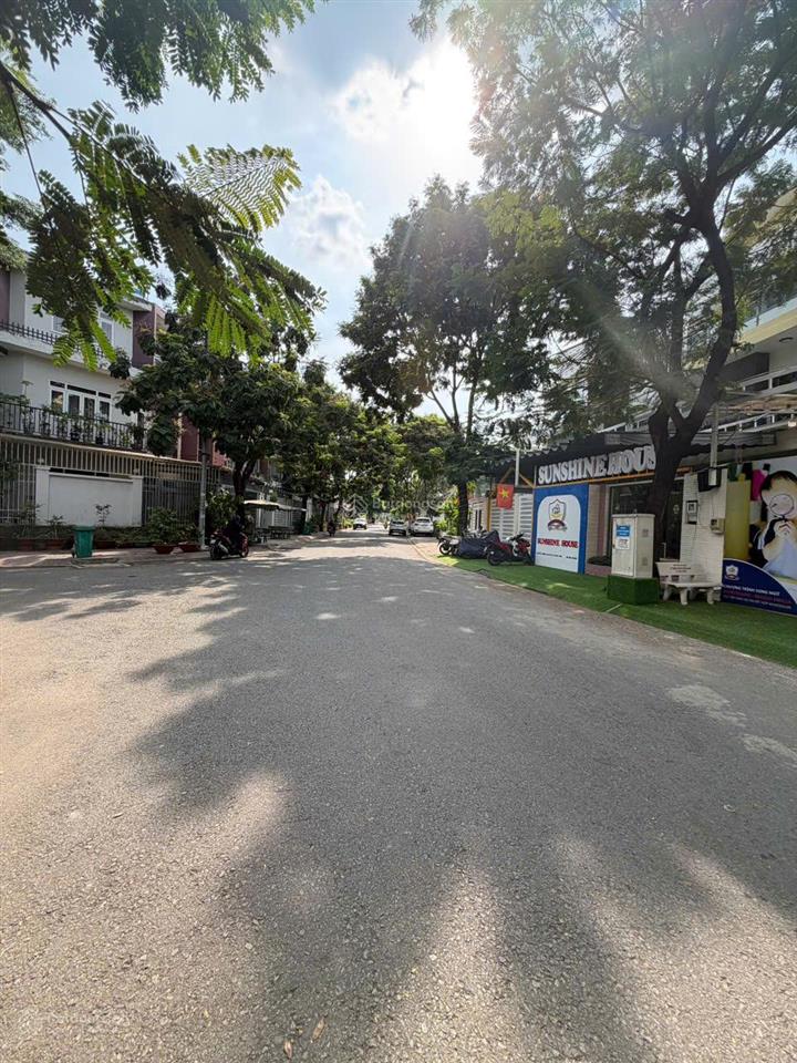 Bán biệt thự sân vườn kdc hà đô q12  308m2  full nội thất gỗ cao cấp  25 tỷ 0931 778 ***