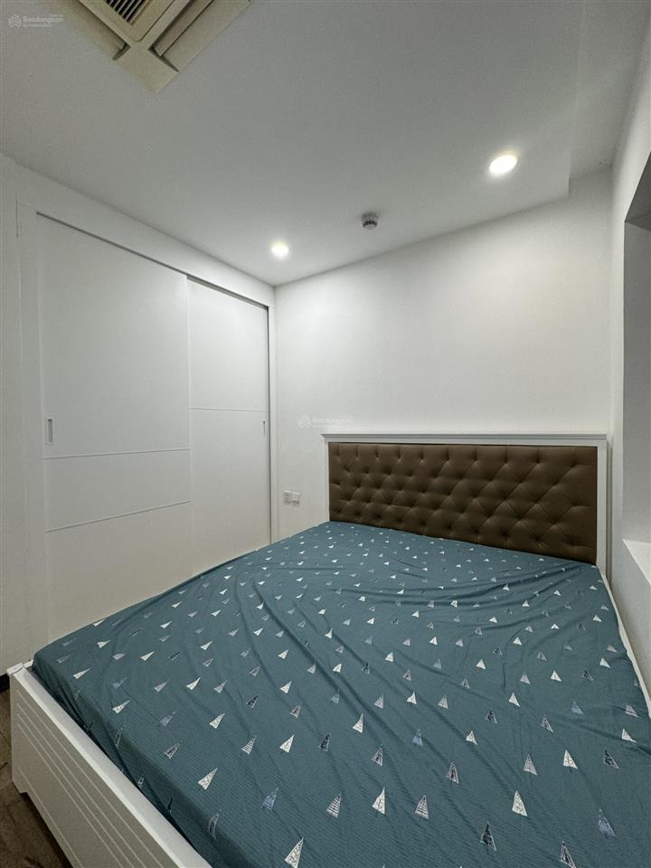 Em thiện chí cần bán gấp căn 2n 70m2 giá mềm nhất tòa b hòa bình green