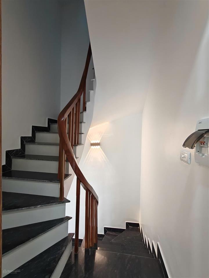 Bán nhanh nhà liên mạc  35m2  5 tầng  5.5 tỷ (có thương lượng)