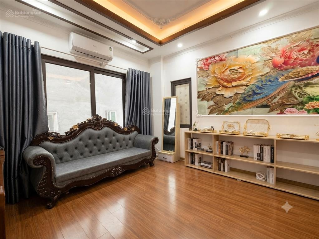 Bán gấp nhà cổ nhuế  6,5 tỷ| diện tích 35m2 | mặt tiền 3,7m (ngõ thông, ô tô gần, full nội thất)