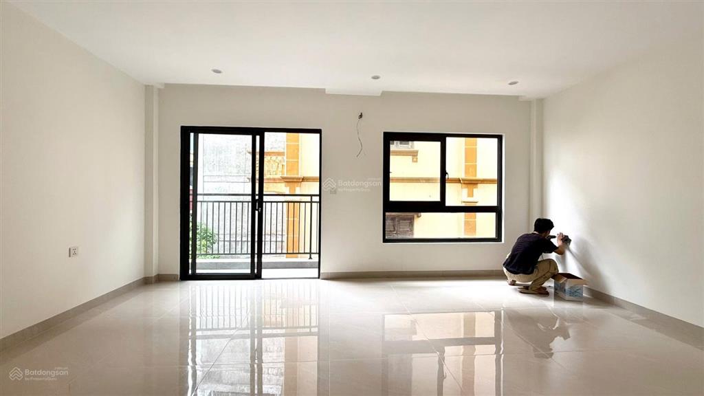 Gara ô tô 7c + vf3  6 tầng thang máy  sát ngoại giao đoàn  ngõ thông  mặt tiền khủng 5.7m