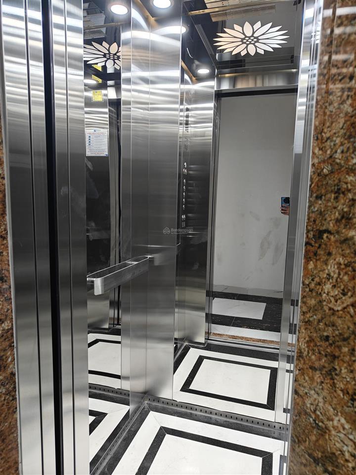 Bán nhà lô góc, ngõ oto, sát phố phú diễn  42m2 | 6 tầng có thang máy | giá 9,8 tỷ
