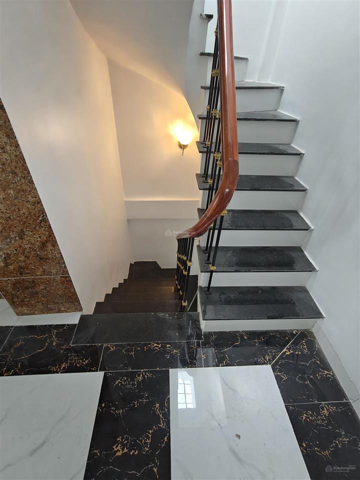 Bán nhà lô góc, ngõ oto, sát phố phú diễn  42m2 | 6 tầng có thang máy | giá 9,8 tỷ