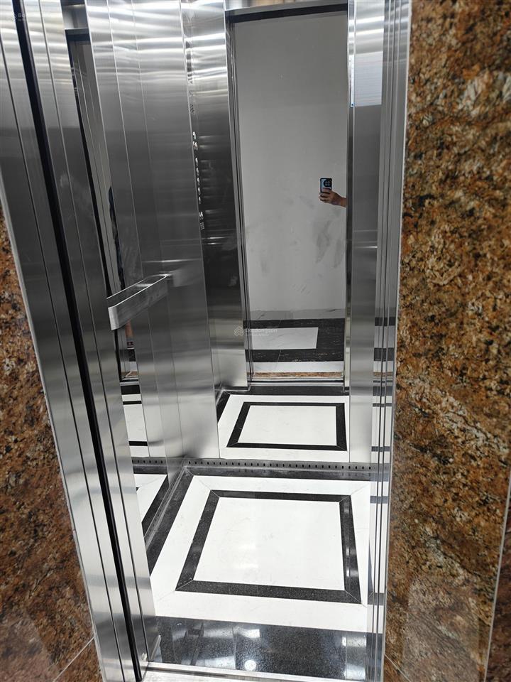 Bán nhà lô góc, ngõ oto, sát phố phú diễn  42m2 | 6 tầng có thang máy | giá 9,8 tỷ