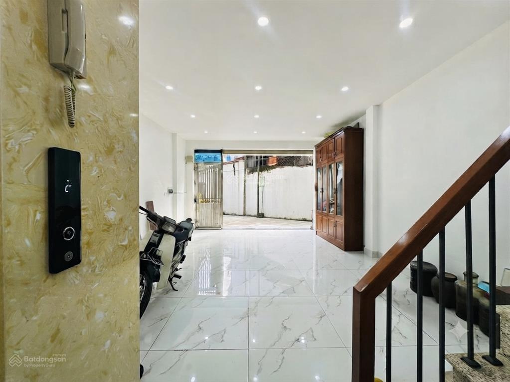 Siêu phẩm mặt tiền 4.5m  kế bên ciputra  6 tầng thang máy  full nội thất, ô tô đỗ cửa | 10,2 tỷ