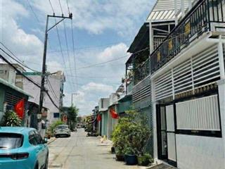 Nhà vườn đào tông nguyên, nhà bè  3pn 4wc  105m2  xe hơi ngủ trong sân  tặng nội thất  5.68 tỷ