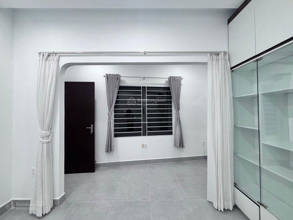 Nhà vườn nhà bè  5x20  4 tầng  7pn  xe hơi ngủ trong nhà  chỉ 6.99 tỷ