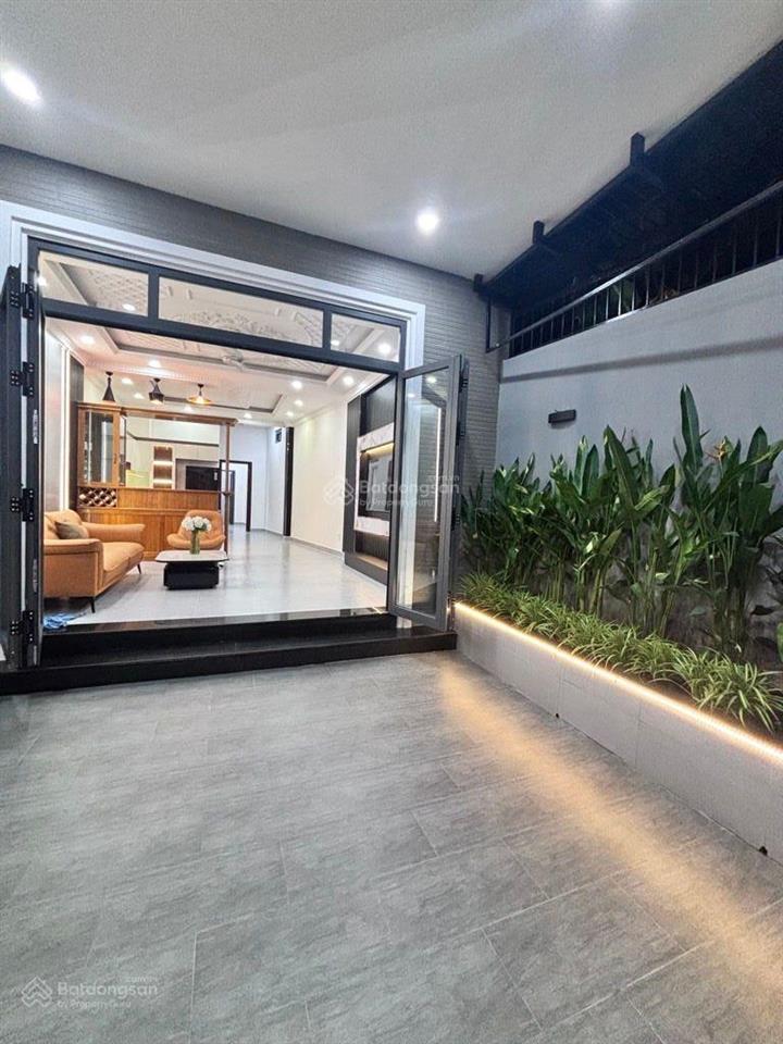 Nhà vườn nhà bè  5x20  4 tầng  7pn  xe hơi ngủ trong nhà  chỉ 6.99 tỷ