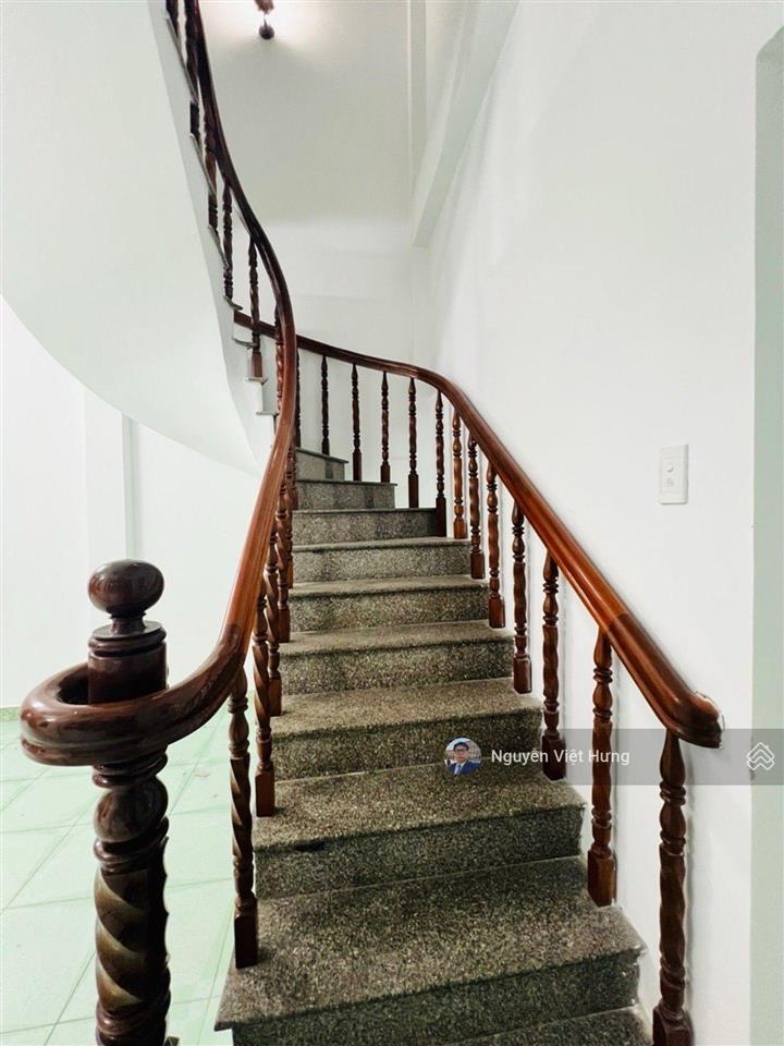 Bán gấp nhà quận 7, 66m2 trệt lầu, sát mặt tiền huỳnh tấn phát, sổ hồng riêng, chỉ hơn 4 tỷ