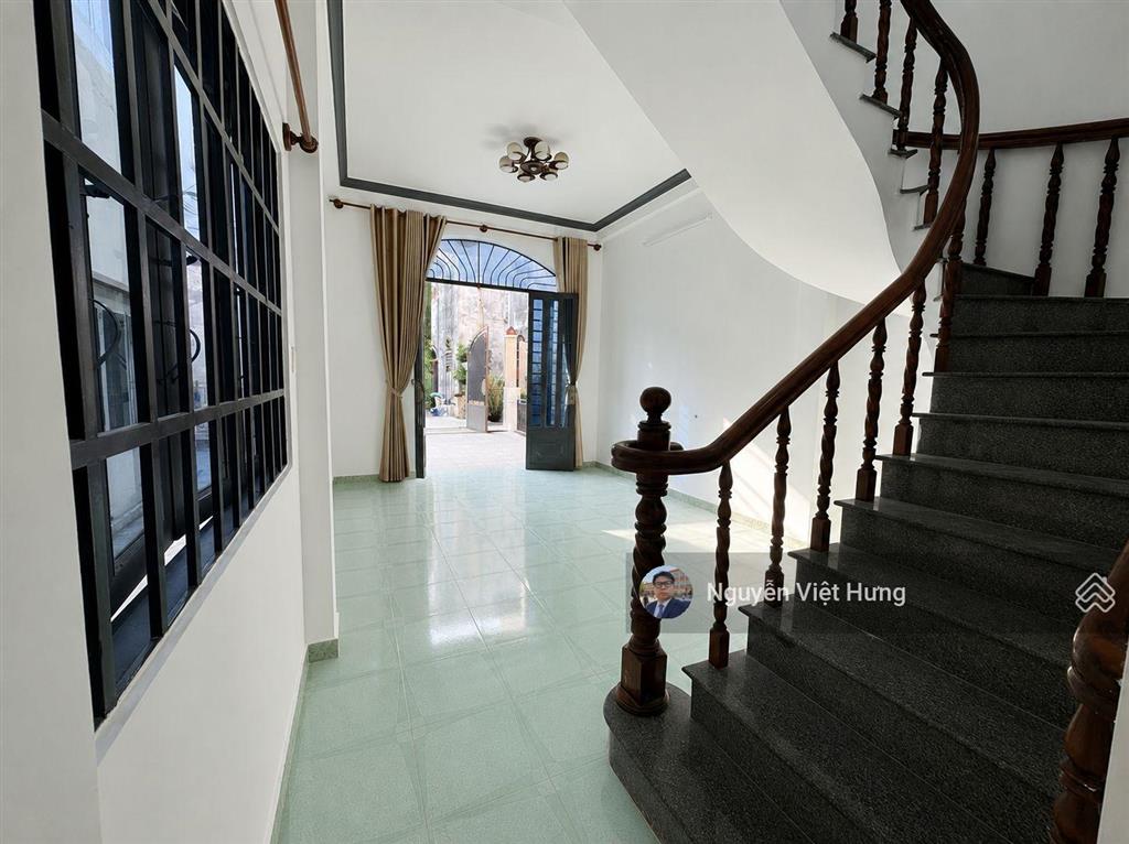 Bán gấp nhà quận 7, 66m2 trệt lầu, sát mặt tiền huỳnh tấn phát, sổ hồng riêng, chỉ hơn 4 tỷ