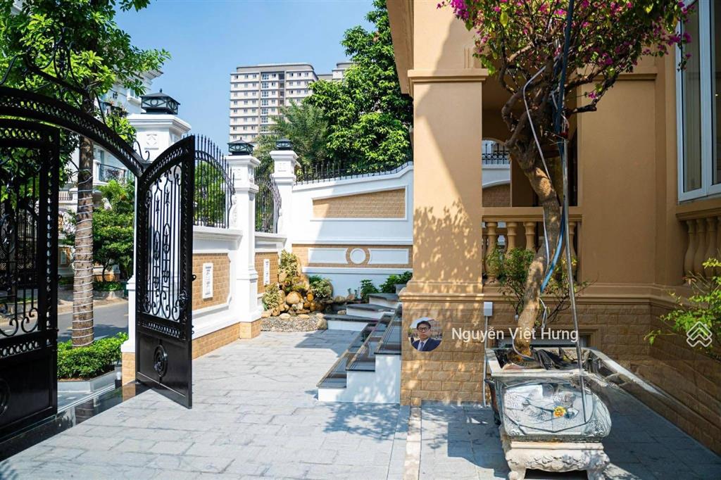Hiếm! siêu phẩm biệt thự góc 2 mặt tiền cityland quận 7  hầm, thang máy  view công viên nội khu