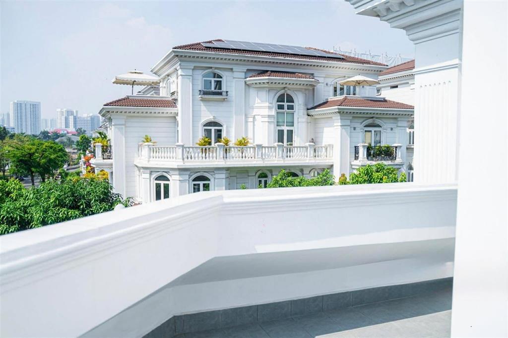 Hiếm! siêu phẩm biệt thự góc 2 mặt tiền cityland quận 7  hầm, thang máy  view công viên nội khu