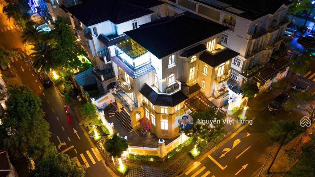 Hiếm! siêu phẩm biệt thự góc 2 mặt tiền cityland quận 7  hầm, thang máy  view công viên nội khu