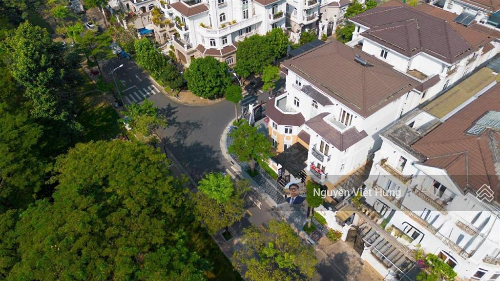Hiếm! siêu phẩm biệt thự góc 2 mặt tiền cityland quận 7  hầm, thang máy  view công viên nội khu