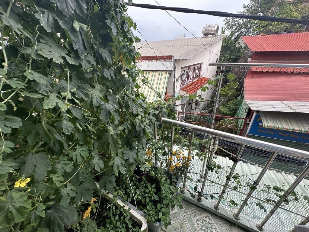 Bán nhà 2 mặt tiền kinh doanh, ngang hơn 5m, hẻm ô tô huỳnh tấn phát, sổ hồng riêng, chỉ hơn 3 tỷ