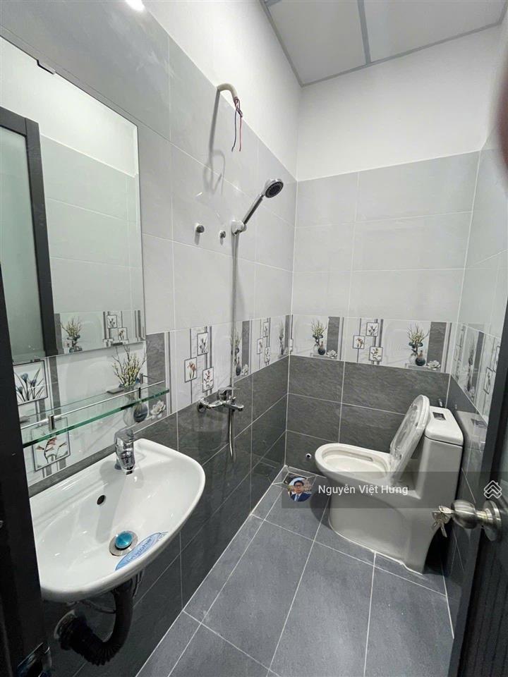 Bán gấp nhà 80m2 phạm hữu lầu, hẻm xe hơi tránh, có dòng tiền, ngang 5m, sổ riêng, chỉ nhỉnh 4 tỷ