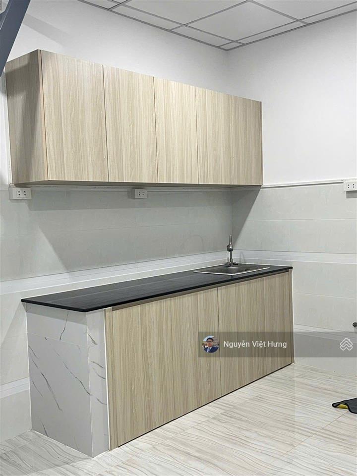 Bán gấp nhà 80m2 phạm hữu lầu, hẻm xe hơi tránh, có dòng tiền, ngang 5m, sổ riêng, chỉ nhỉnh 4 tỷ