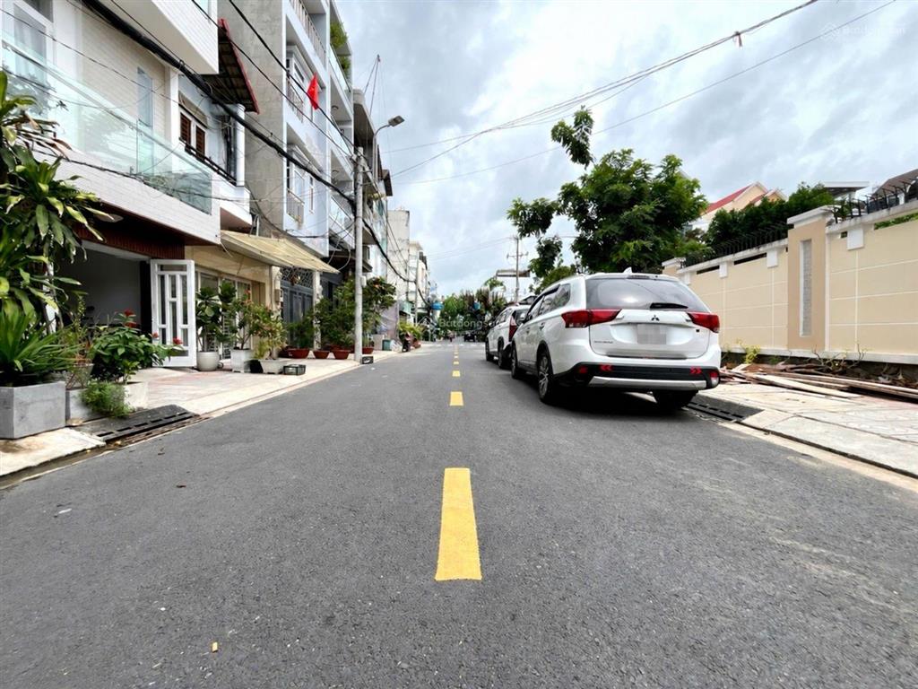 Bán nhà huỳnh thị đồng, 4 tầng, sân thượng, 4 phòng ngủ, đường nhựa xe hơi có vỉa hè, kế quận 7