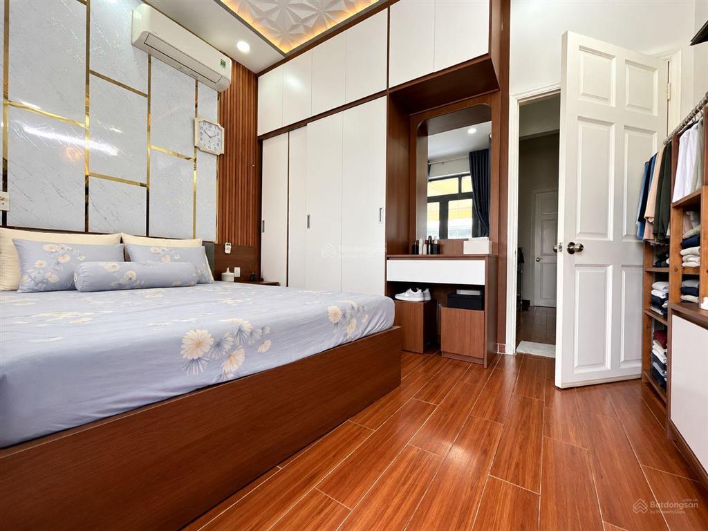 Bán nhà huỳnh thị đồng, 4 tầng, sân thượng, 4 phòng ngủ, đường nhựa xe hơi có vỉa hè, kế quận 7