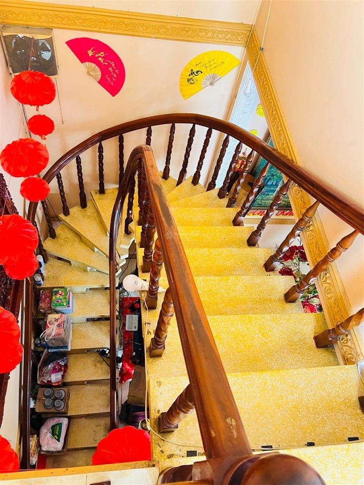 Bán gấp nhà 3 tầng, huỳnh tấn phát nhà bè, 4 phòng ngủ, kế chợ, vài bước ra mặt tiền, sổ riêng
