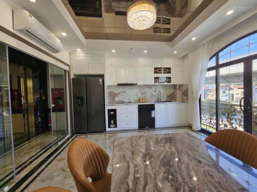 Mặt phố đại la, diện tích 40m2, 7tầng. mt 5.0m. giá 30.7 tỷ hai bà trưng