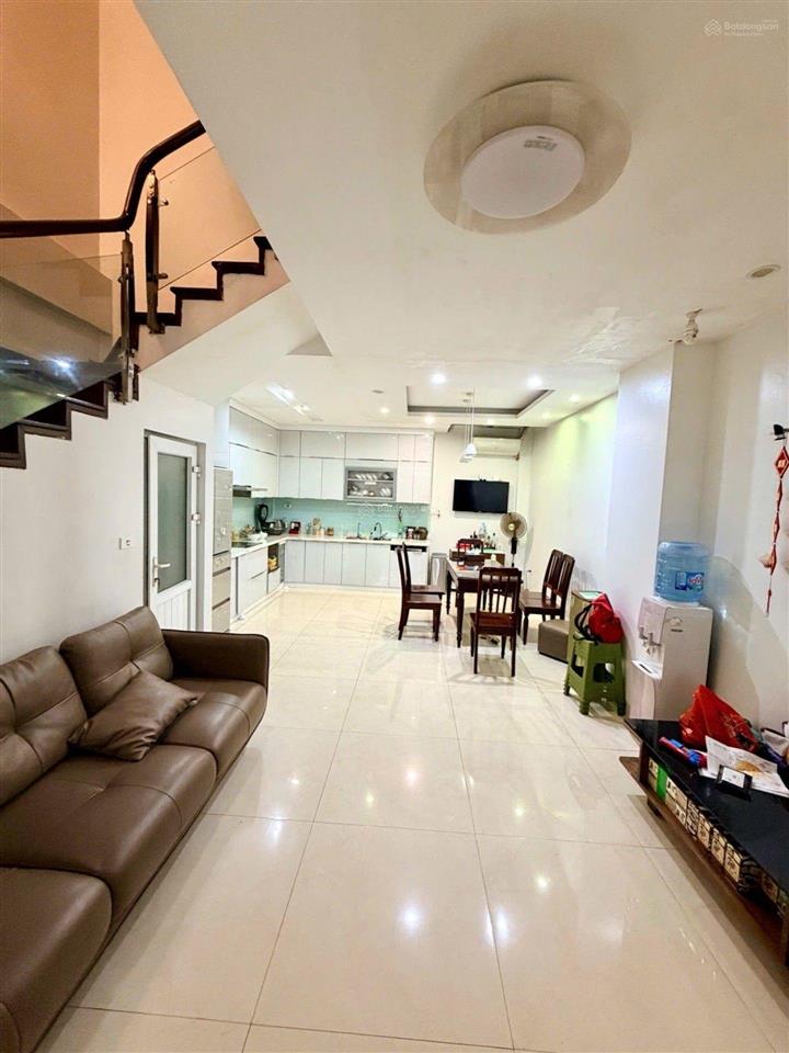 Biệt thự phân lô hoàng văn thái đi làm cận lộ  ở cận hồ  ô tô đỗ cửa!