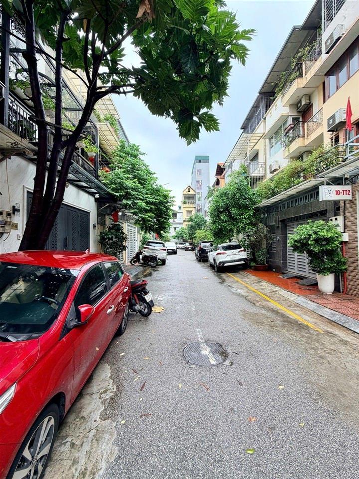 Biệt thự phân lô hoàng văn thái đi làm cận lộ  ở cận hồ  ô tô đỗ cửa!