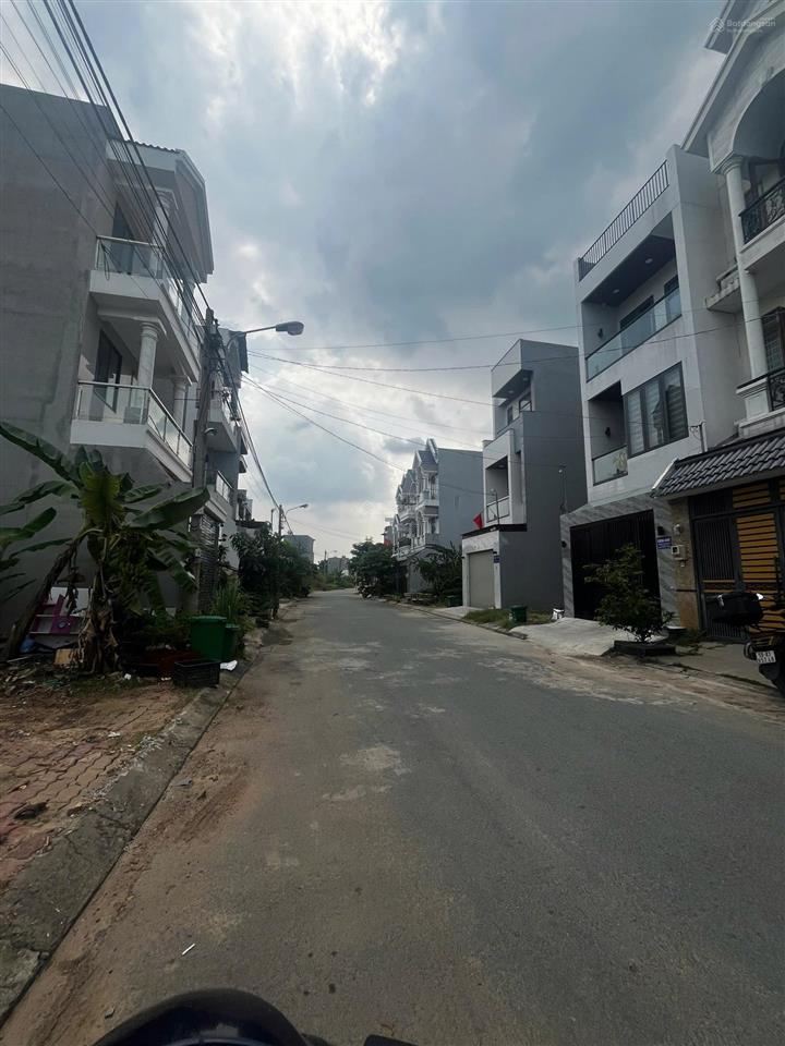 Bán đất tại samsung village, 3,85 tỷ, 61m2, mặt tiền 5m, ngõ 10m