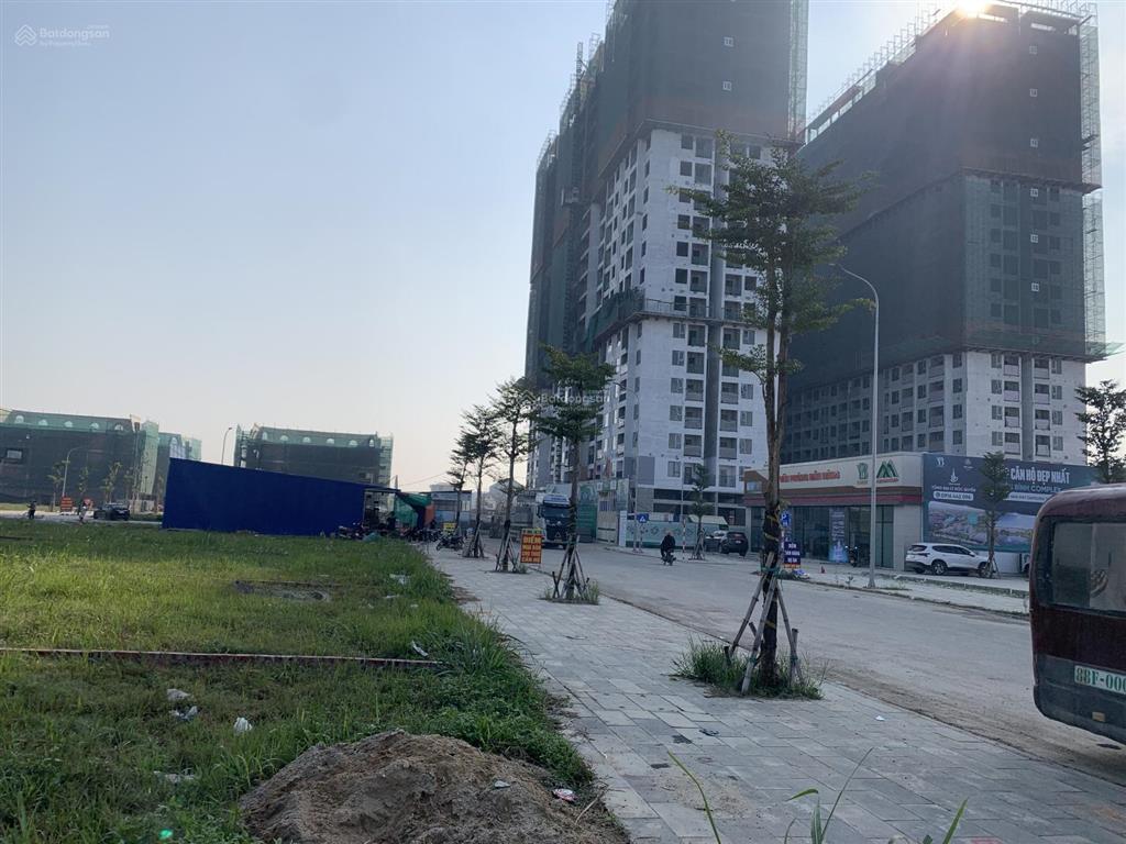 Sát samsung cạnh chung cư 1400 căn trục chính vào chung cư