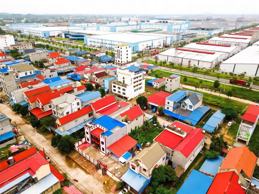 300m2 full tc có sẵn 20p trọ đang ở kín dòng tiền 25tr/th vị trí đối diện kcn yên bình