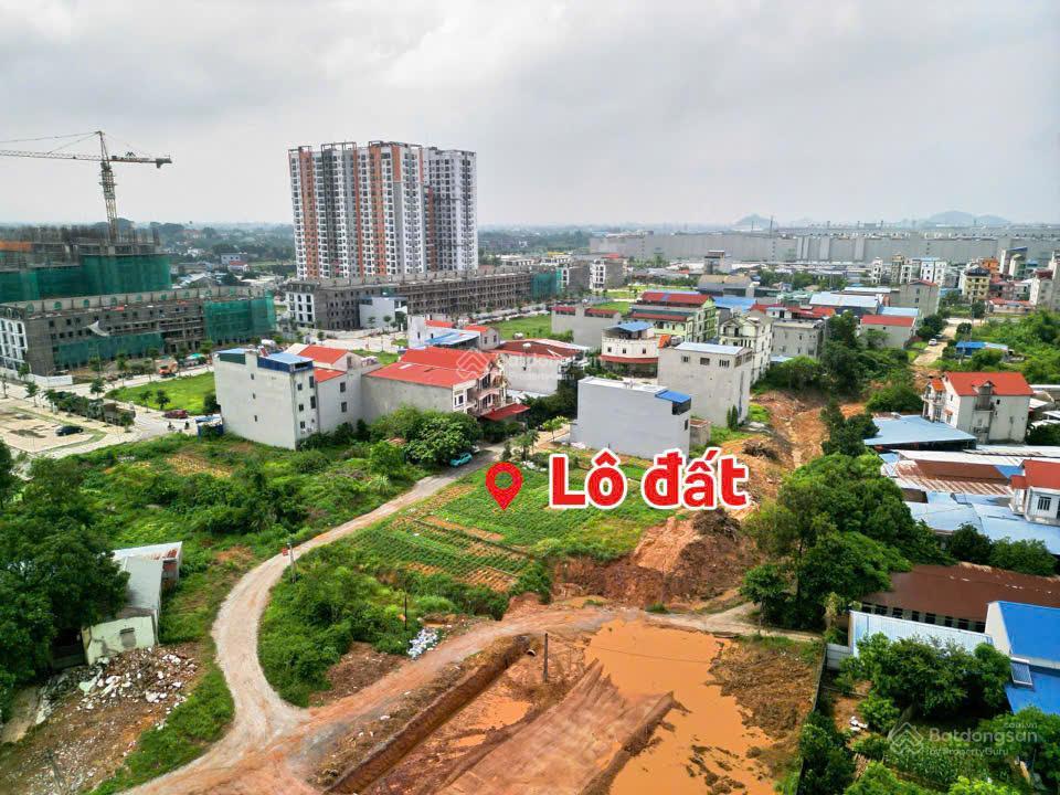 Diện tích 300m2 mt 15m đối diện 2 toà chung cư 1400 căn giá 20,5tr/m