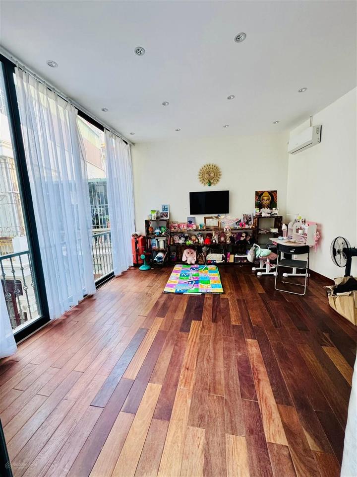 Mặt phố thi sách nhà cũ xác định bán đấtdt 80m25,2m mặt tiền nhỉnh 32tỷtl
