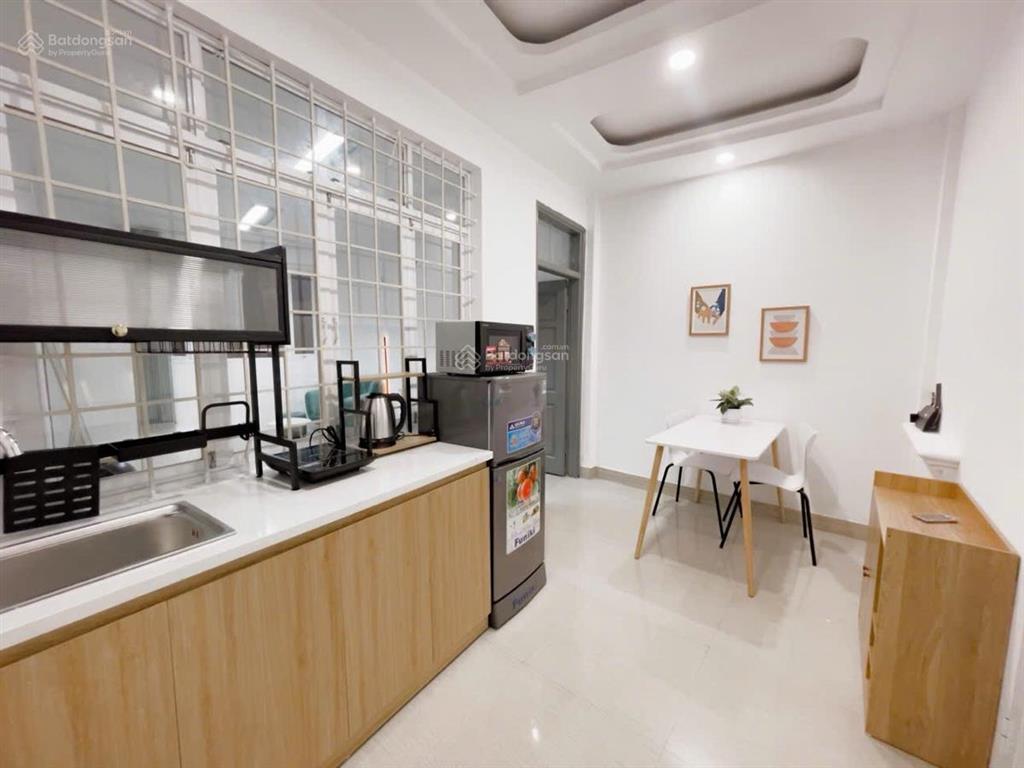 Cần bán gấp nhà 6 tầng mp phó đức chính dt 105m2/ sàn x mt 8,5m đang kinh doanh homestay + shophou