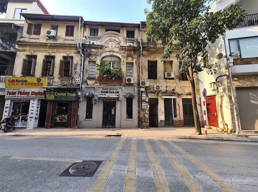 Cần bán gấp nhà 6 tầng mp phó đức chính dt 105m2/ sàn x mt 8,5m đang kinh doanh homestay + shophou