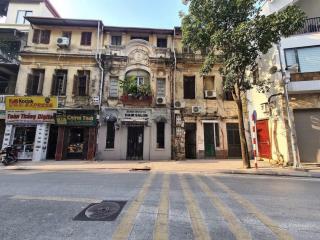 Cần bán gấp nhà 6 tầng mp phó đức chính dt 105m2/ sàn x mt 8,5m đang kinh doanh homestay + shophou