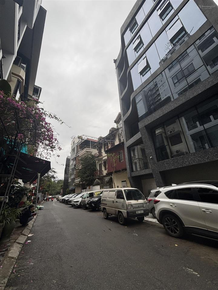 Thụy khuê  bán nhà 5 tầng 102m2  ô tô tránh  lô góc  thang máy  giá 39 tỷ