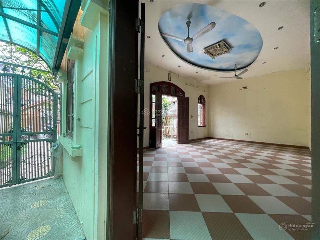 Mặt phố trấn vũ  hồ trúc bạch  bán nhà 2 tầng dt 100m2  vỉa hè, ô tô, nhỉnh 68 tỷ