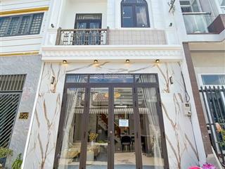 Nhà 1 trệt 1 lầu trục nhánh hẻm 567 hồ búng xáng  gần trường đại học y dược và đại học cần thơ